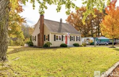 Main picture of 4 Archery Ln