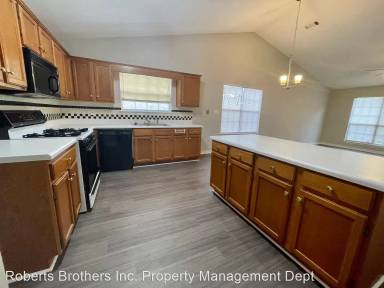Main picture of 637 Spring Lake Dr W