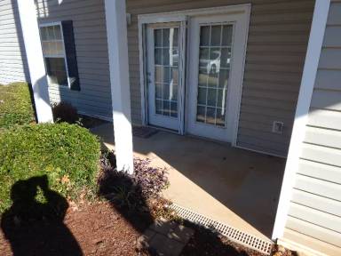 Main picture of 301 McKenna Cir
