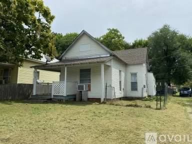 Main picture of 618 N E St