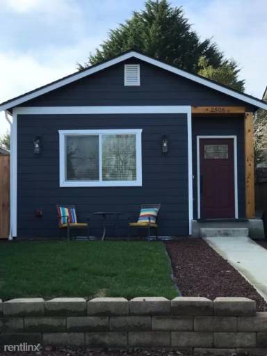 Main picture of 2506 55th Ave NE