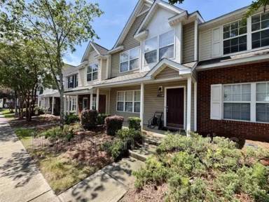 Main picture of 17121 Greenlawn Hills Ct