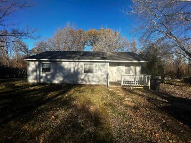 Main picture of 213 Poplar St