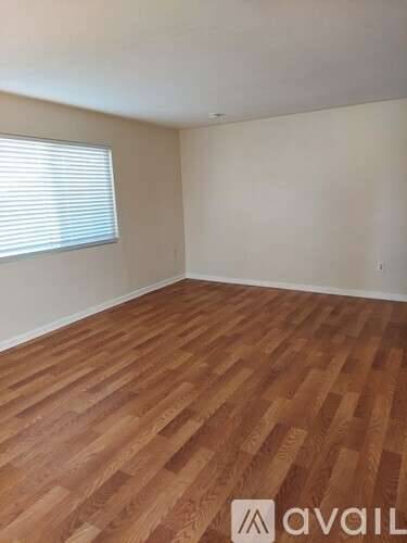 Main picture of 5000 Trask St