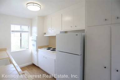 Main picture of 302 Euclid Ave