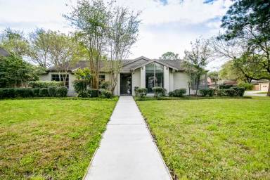 Main picture of 10827 Tupper Lake Dr