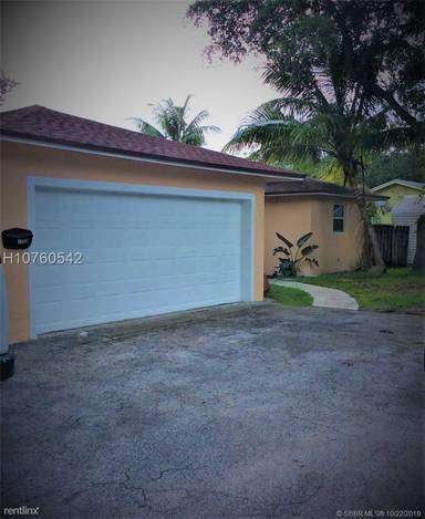 Main picture of 1760 SW 25th Ave