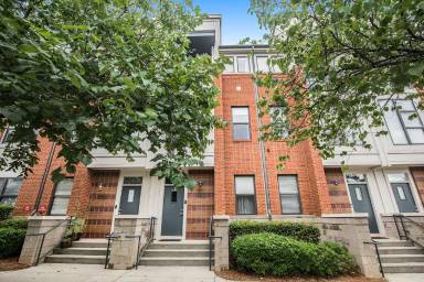 Main picture of 440 N McDowell St