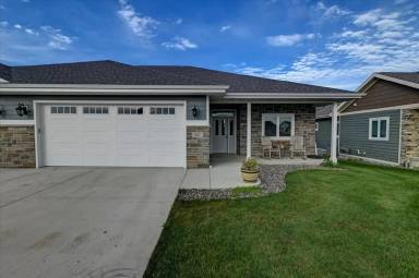 Main picture of 825 Vineyard Ct