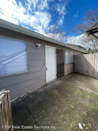 Main picture of 304 Edwards St
