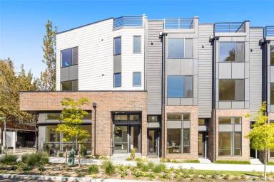 Main picture of 3406 E Spring St