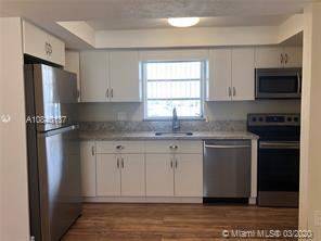 Main picture of 7360 SW 82nd St