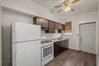 Main picture of 2232 Woodstock Ave