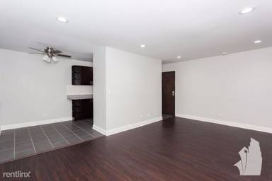 Main picture of 5534 N Kenmore Ave