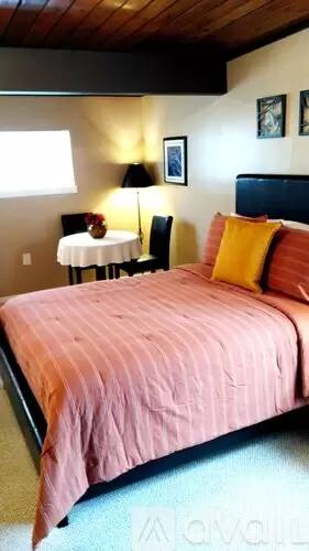 Main picture of 6866 Thornhill Dr