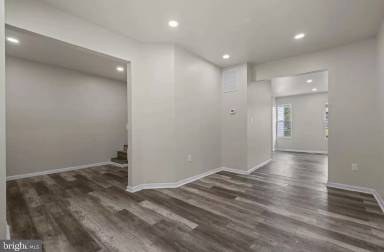 Main picture of 3030 Windsor Ave