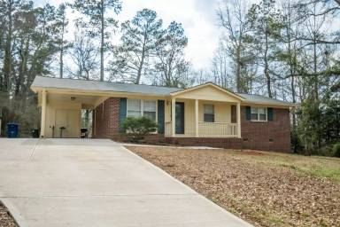 Main picture of 105 Cedar Dr