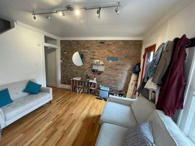 Main picture of 267 E Blenkner St