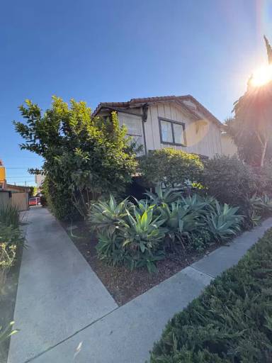 Main picture of 3768 Redondo Beach Blvd