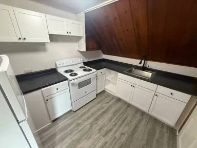 Main picture of 2408 W High St