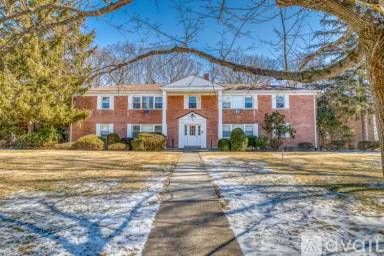 Main picture of 12 Rolling Ridge Rd