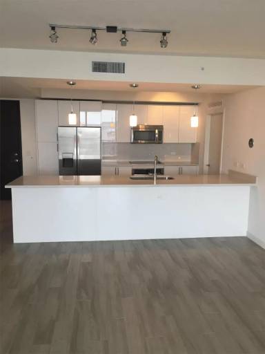 Main picture of Nine At Mary Brickell Village