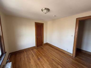Main picture of 322 W Franklin St