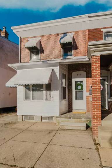 Main picture of 619 N Lincoln St