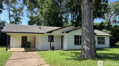 Main picture of 605 W Point Tap Rd