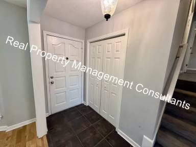 Main picture of 1017 S Kenwood St