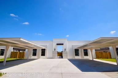 Main picture of 900 Sugar Garden Ave