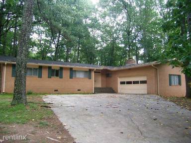 Main picture of 4553 N Peachtree Rd