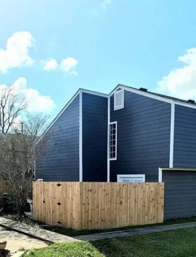Main picture of 1859 Fox Run Dr