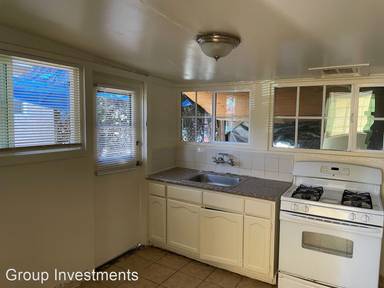 Main picture of 5714 N Willard Ave