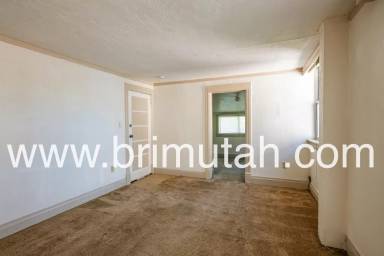 Main picture of 368 S University St