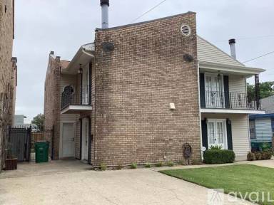 Main picture of 704 Waltham St
