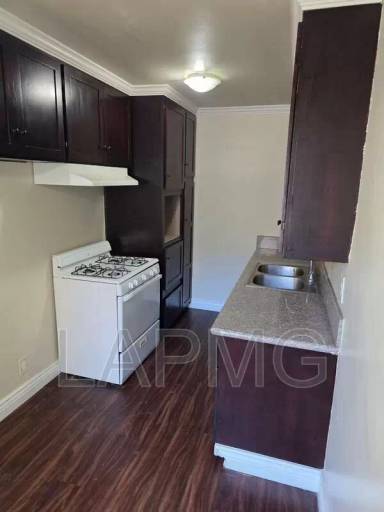 Main picture of 925 Enterprise Ave