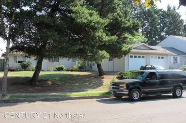Main picture of 2490 SE 9th Ct