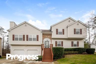 Main picture of 5727 Newnan Cir