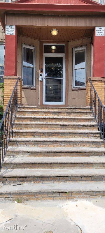 Main picture of 202 Hutton St