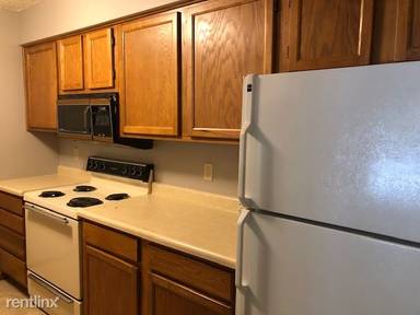 Main picture of Oakcrest Condominiums