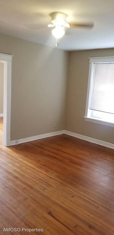 Main picture of 907 S Sarah St