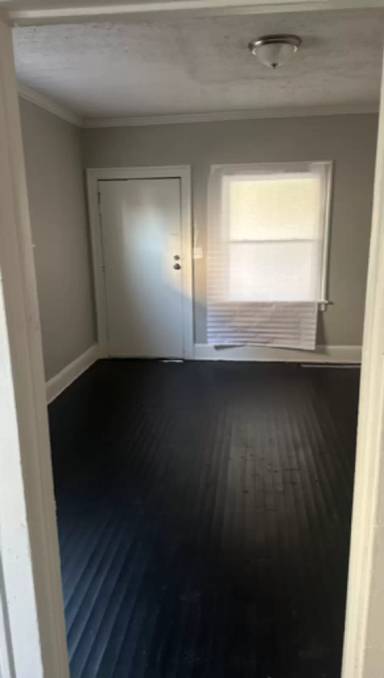 Main picture of 4056 E 136th St