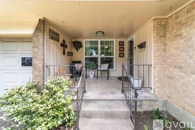Main picture of 2409 Cardinal Ln