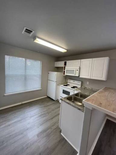 Main picture of 122 Andrews