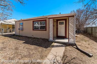 Main picture of 4810 Shoshone St