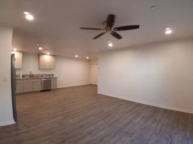 Main picture of 3016 Lake Park Ct