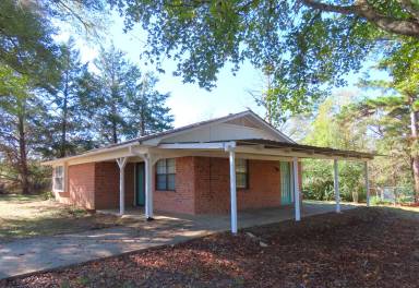 Main picture of 10544 Twin Oaks Dr