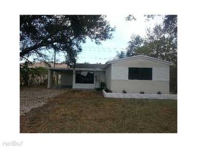 Main picture of 370 NW 48th Ct