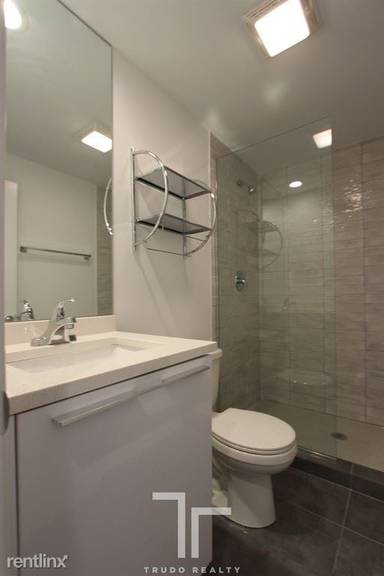 Main picture of 940 Winona